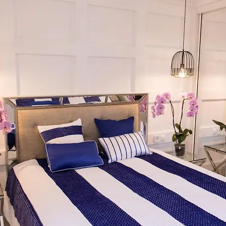 Apartment Malibu Blue